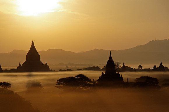 Old Bagan - view from Shwe San Daw Pagoda just before sunset